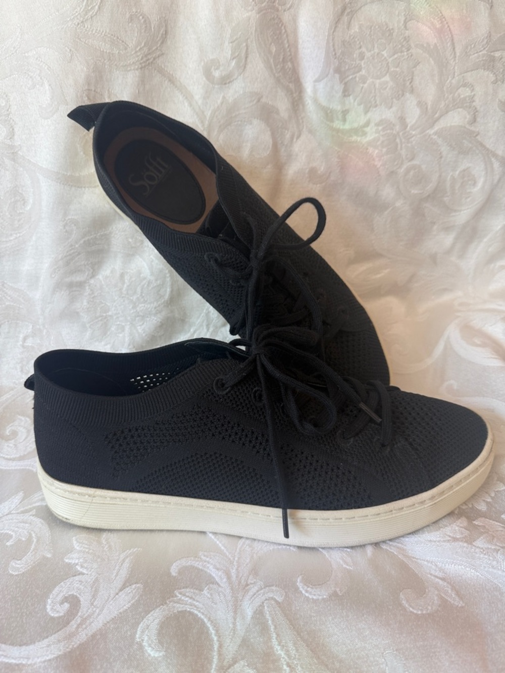 Söfft Black Knit Lace-Up Sneakers. Size 10.5. Excellent condition